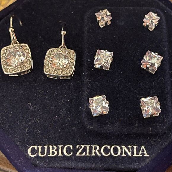 Silver Plate Cubic Zirconia Square clear Earrings Set - Picture 2 of 3